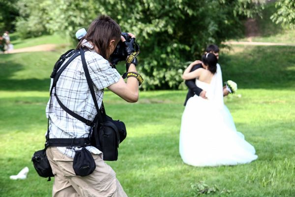 Нужен ли фотограф на свадьбу и как его выбрать